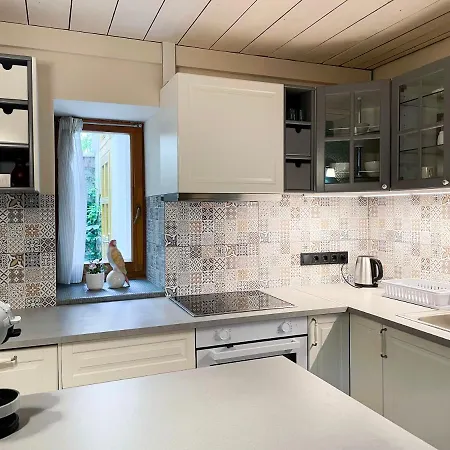 Apartment Brody Str 13