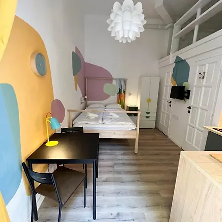 Brody Str 13 아파트 *