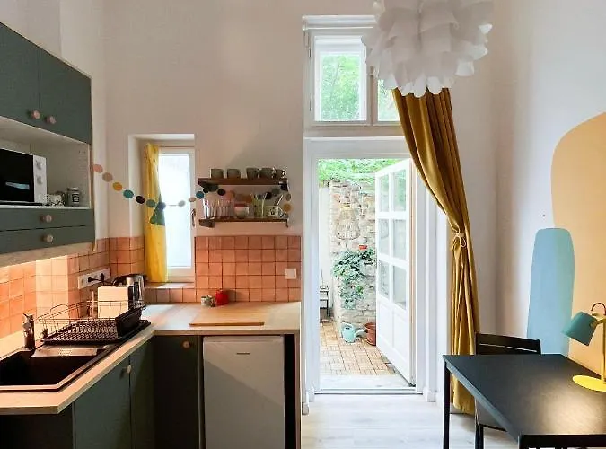 Brody Str 13 شقة *