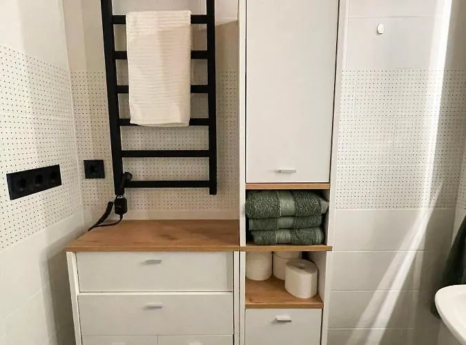 Brody Str 13 شقة *